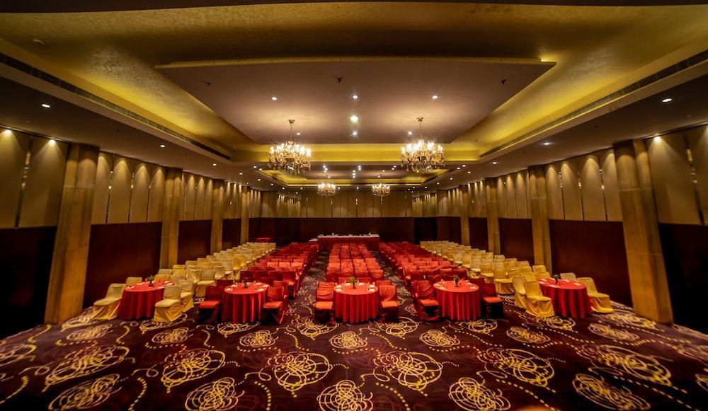 Hotel Ramada By Wyndham Jaipur Jaisinghpura Exterior foto
